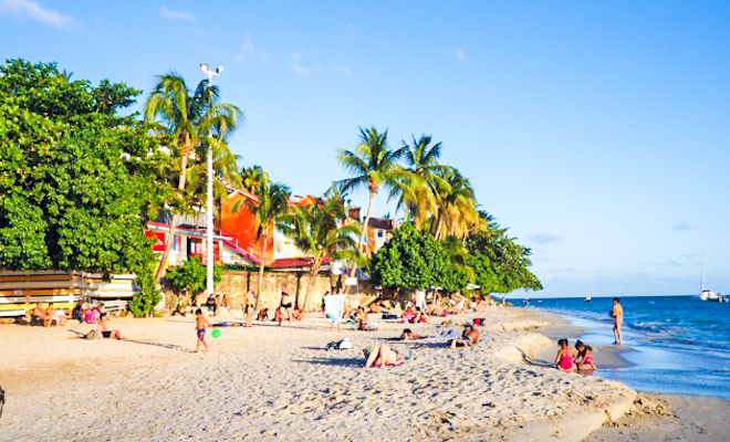 plage famille guadeloupe