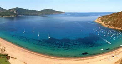 Plage du Golfe de Lava