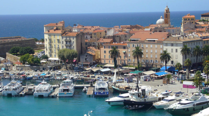 Ajaccio vieux port et citadelle