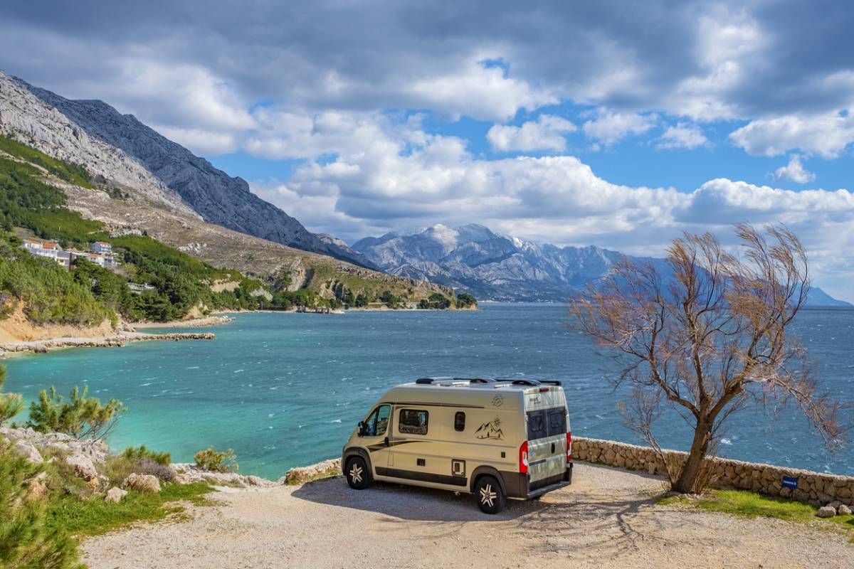 Fourgon aménagé et camping car : lequel choisir ?