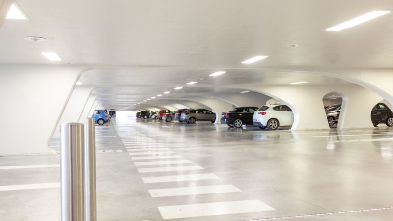 Des alternatives aux parkings des aéroports