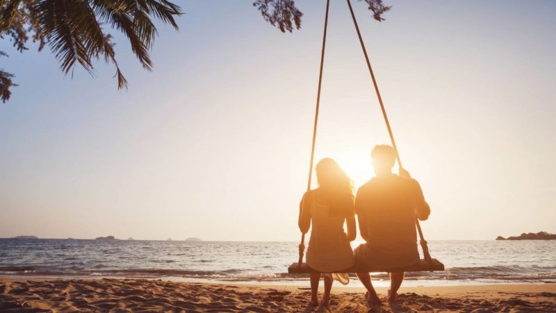 6 façons de profiter d’un coucher de soleil en amoureux