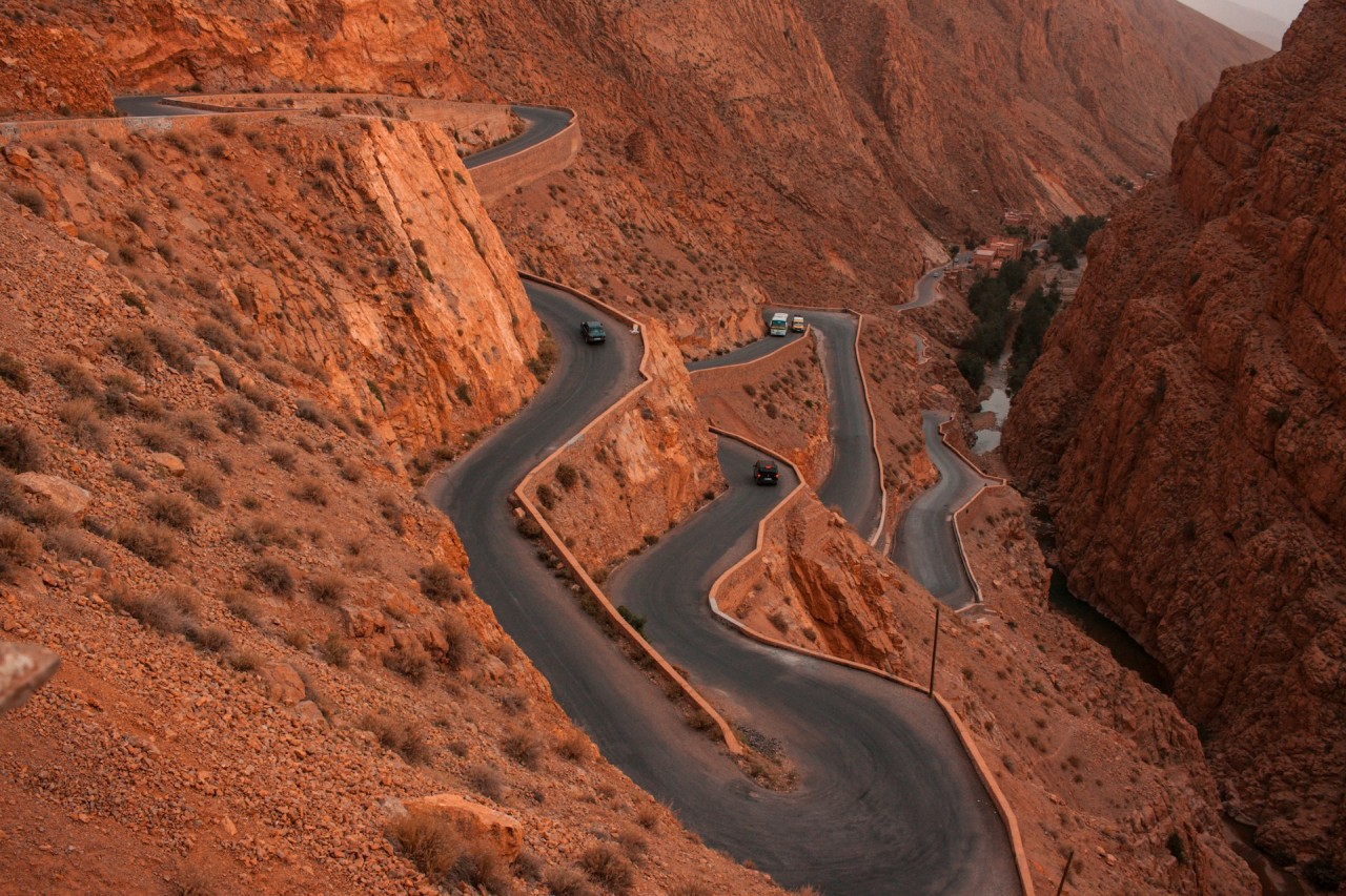 Rouler sur la routes du Maroc