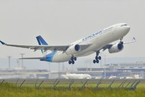 Avion au départ de l'aéroport d'Orly