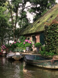 Giethoorn canaux bateau