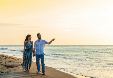 vacances en couple au bord de la mer