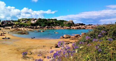 La côte de Granit Rose