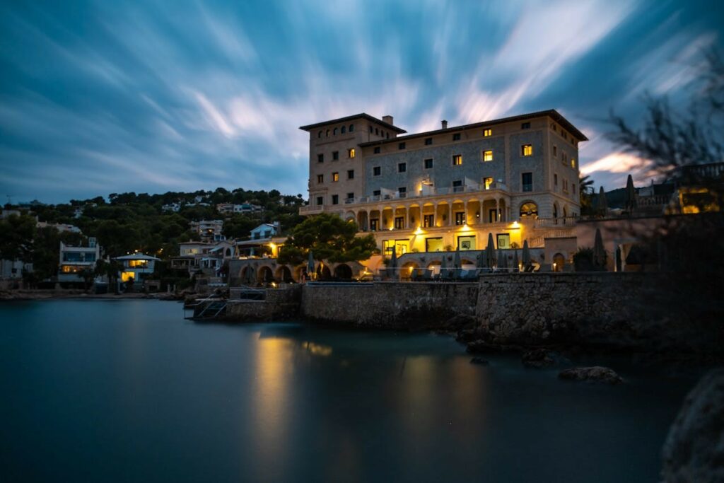 hotel tourisme toute l’année sur la Riviera