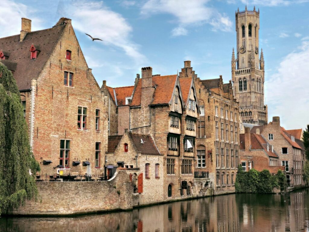 Bruges, la ville romantique des canaux