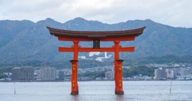 la porte Torii flottante du sanctuaire d'Itsukushima au Japon