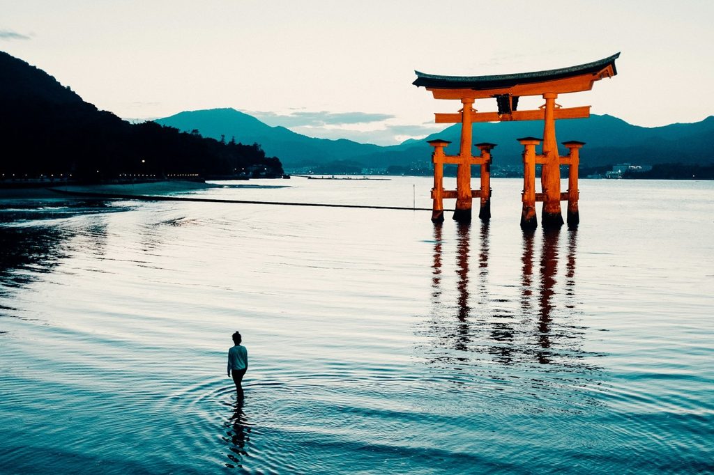 sanctuaire d'Itsukushima et son torii